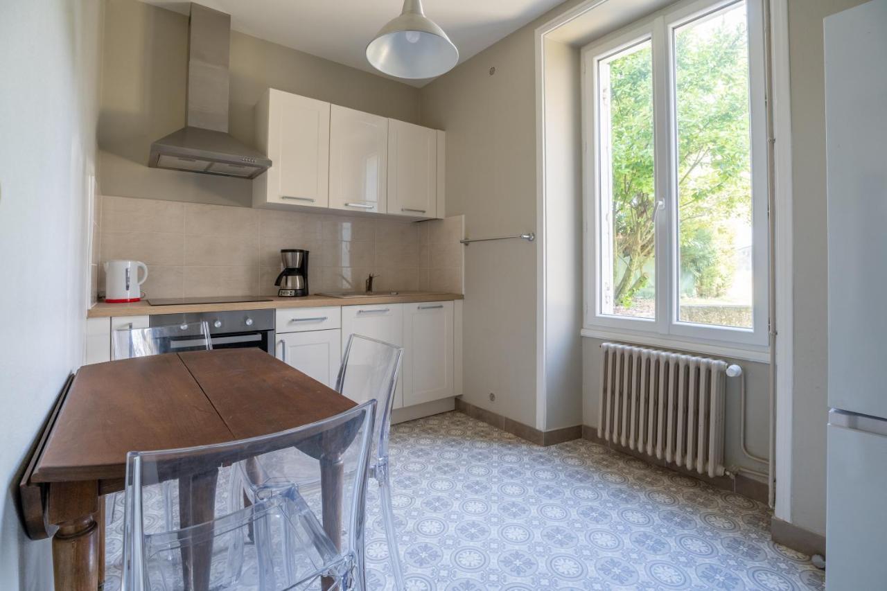 Maison De Ville Avec Jardin "La Coquette" Jonzac Exteriör bild